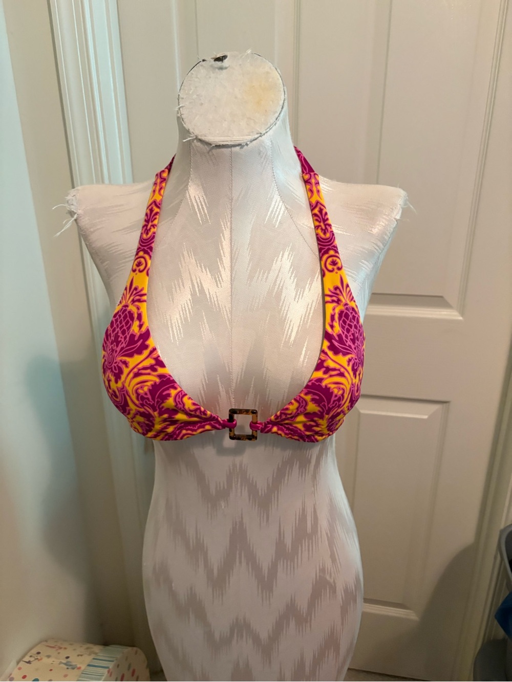 Victoria’s Secret women Halter Bikini Top in Fuchsia and Yellow size S